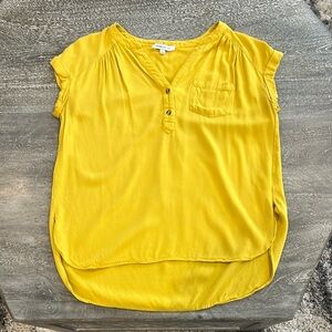 Women’s Rose & Olive Small Yellow Cap Sleeve Blouse